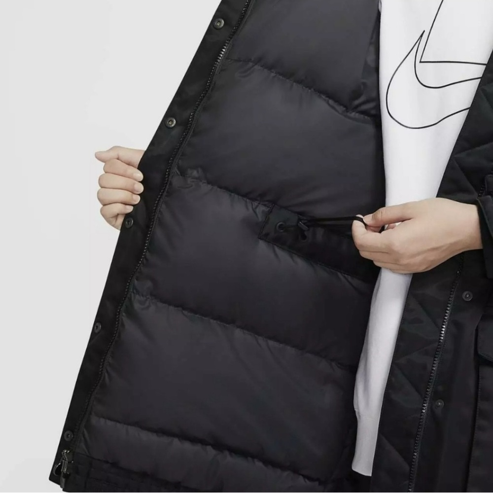 Nike Women's Black Tech City Parka Oversized - Picture 4 of 6